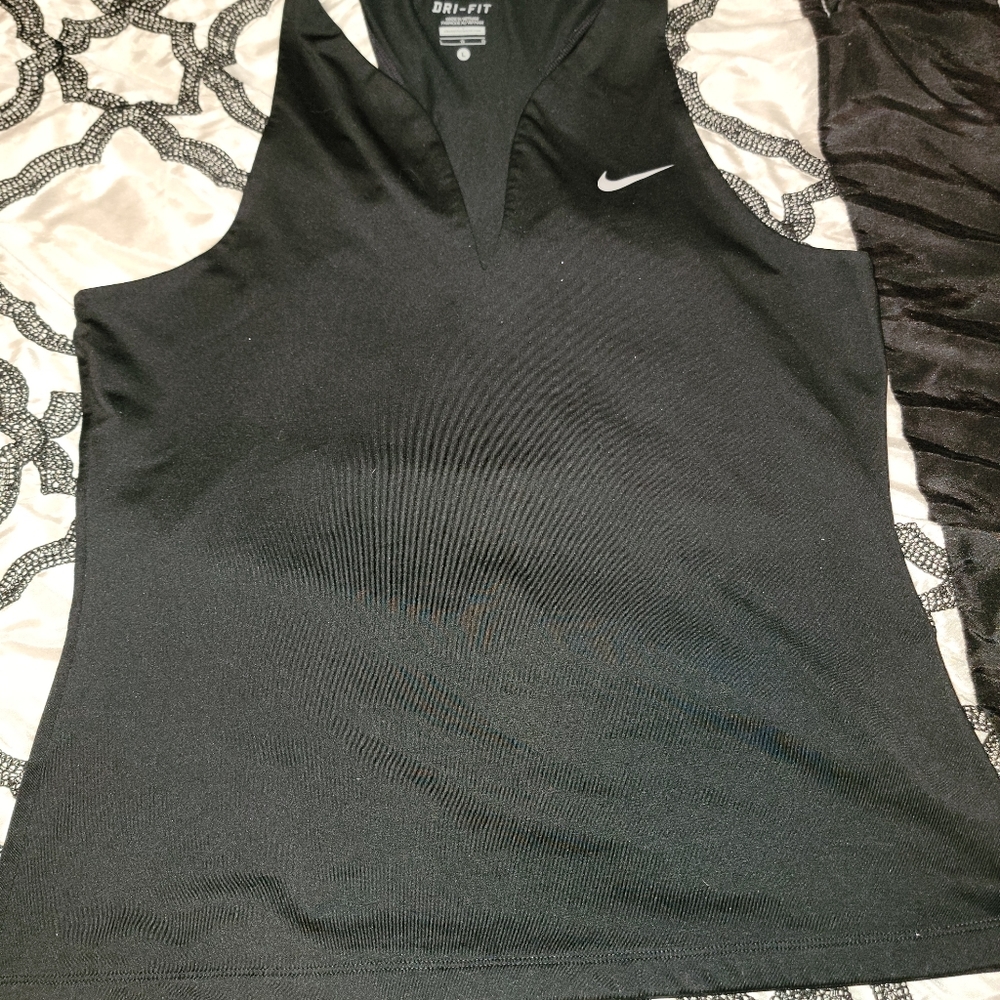 NIKE SZ L Dri Fit black tank.
